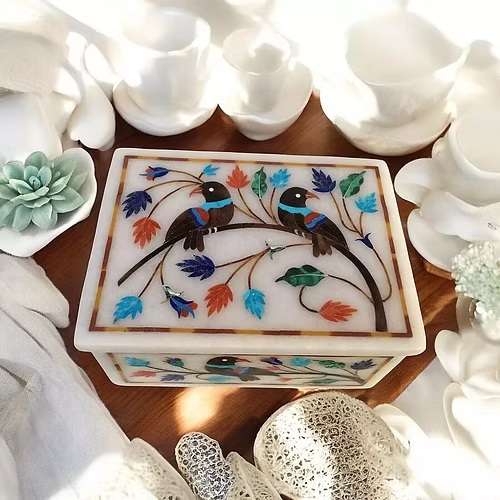 Handcrafted White Marble Jewelry Box with Pietradura Floral Bird Inlay Design - Image 3